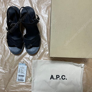 a.p.c 아페세 쥬디스 샌들 네이비 39