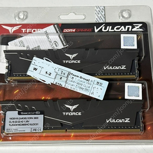 팀그룹 T-Force 16GB DDR4-3600 CL18 Vulcan Z Gray (8G*2)판매합니다.