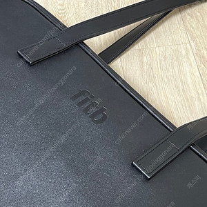 필인더블랭크 fitb Trapezoid 숄더백 블랙