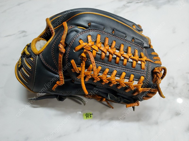 미즈로 프로 오더 11.75인치 팝니다.--1