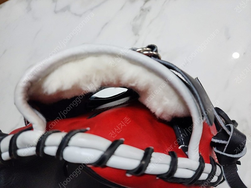 원에이티 C-60 포수미트 팝니다.--5