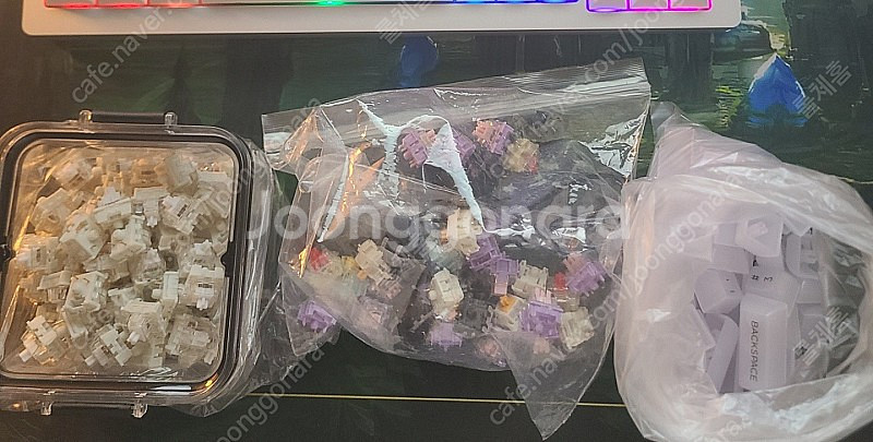각종 넌클릭 리니어 스위치 / 아코 투명 키캡 일괄 팝...--0