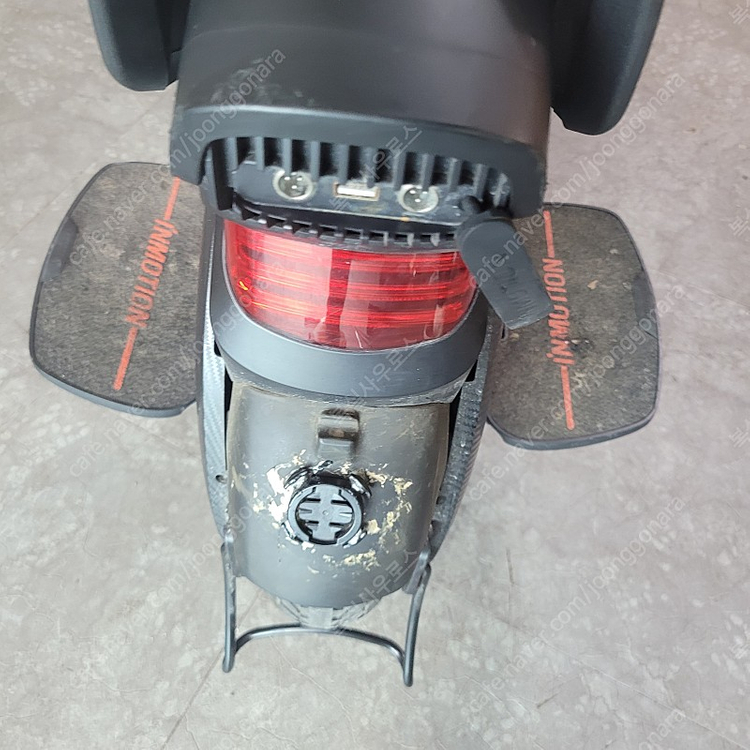 인모션V11 4.0 서스펜션 전동휠 중고 판매합니다--8