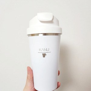 [새상품]카누 빅마우스 스텐 텀블러 450ml 화이트 색상 팔아요.