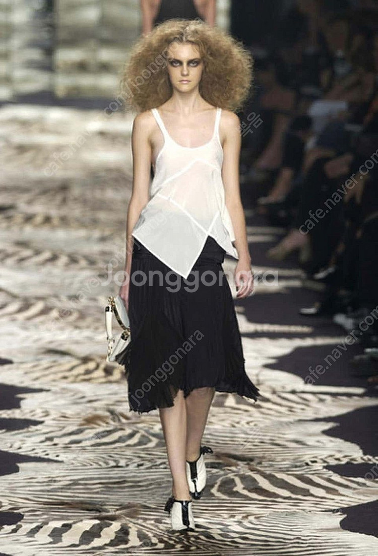 (정품) 생로랑 레이스업 힐 / 디자이너 톰포드 / 샤넬 페라가모 / 38 ( 245 ~ 250)--2