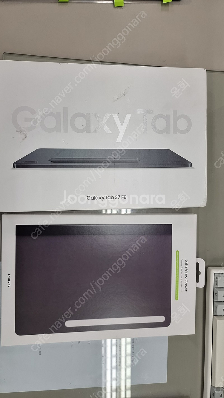 갤럭시 탭 S7 FE 64기가 Wifi 미스틱 블랙(미사용 정품커버, S팬) 판매합니다.--0