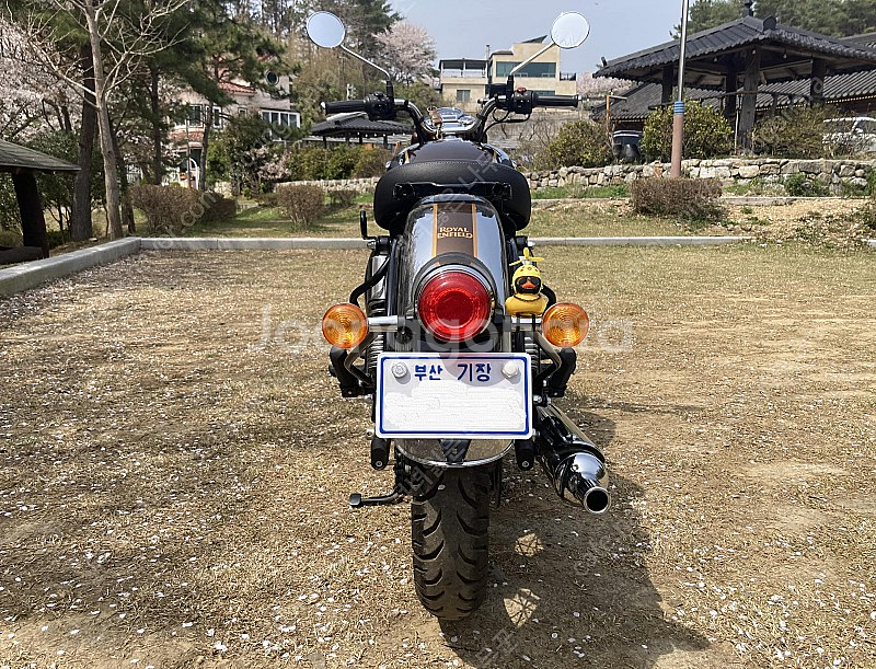 로얄엔펠드 클래식350 기스 하나없는 신차급!!--4