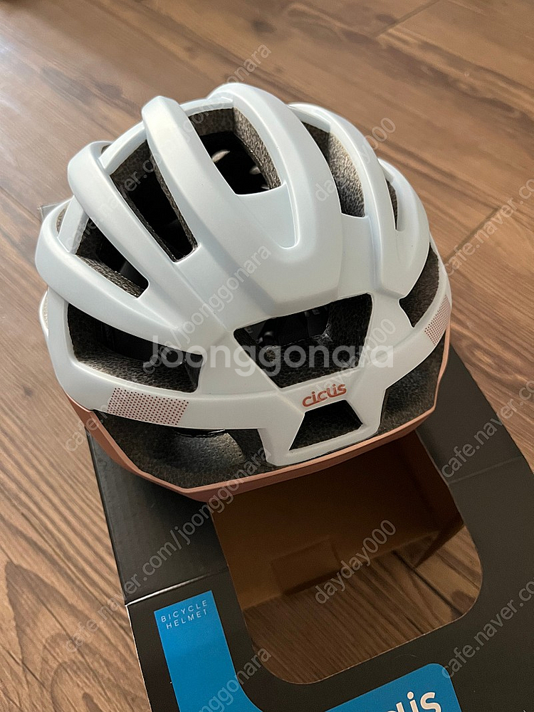 ciclis 씨클리스 경량 자전거 헬멧 새상품 (직거래시 25000원)--1
