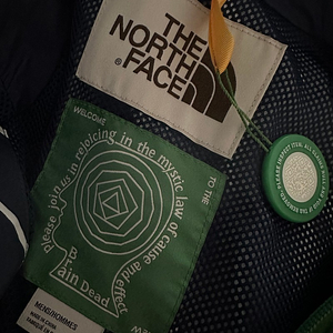 [판매중] [L] 노스페이스 X 브레인 데드 콜라보레이션 오버사이즈 마운틴 파카 네이비 THE NORTH FACE X BRAIN DEAD COLLABORATION OVERSIZE