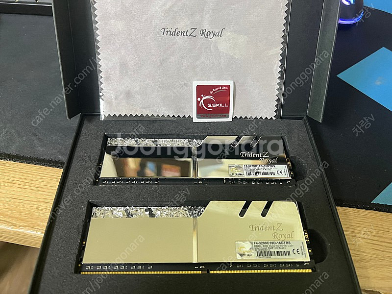 G.SKILL DDR4-3200 CL16 TRIDENT Z ROYAL 실버 패키지 (16GB(8Gx2)) 팝니다.--0