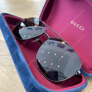 구찌 선글라스 (Gucci sunglasses) 팝니다 ~~ :) [정품 보증서 보유, 네고가능]