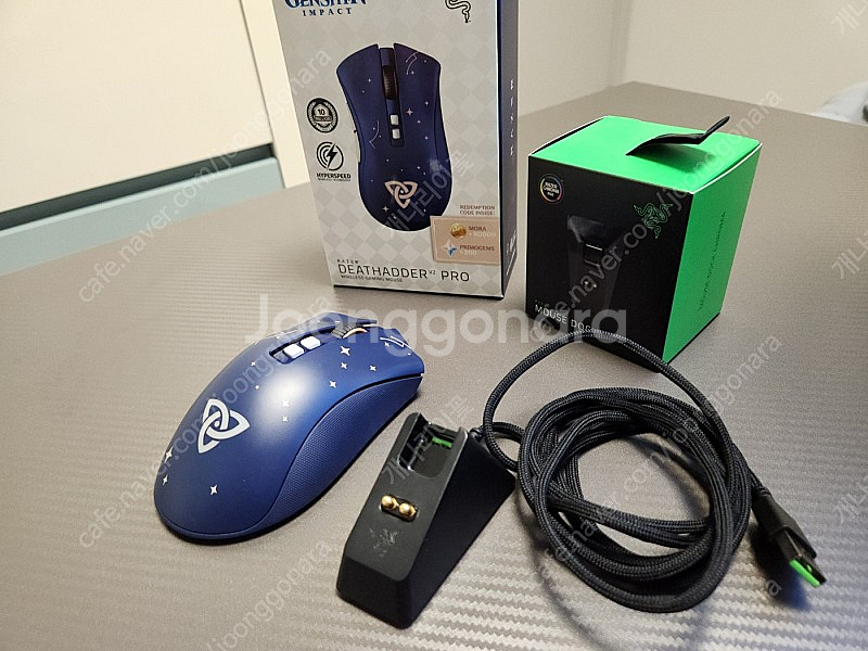 레이저 데스에더 V2 Pro 원신 마우스 + 충전독--1