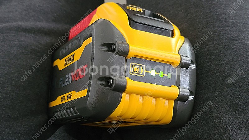 미사용 디월트 배터리 DCB609--2