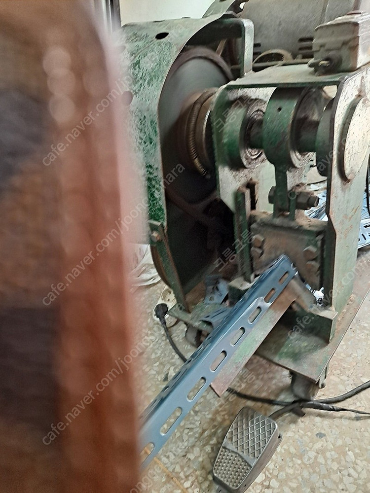 자동 앵글절단기--1