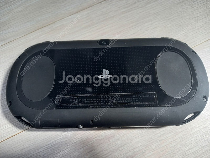 PS Vita 2세대(PCH-2005) + 게임 패키지 4개--4