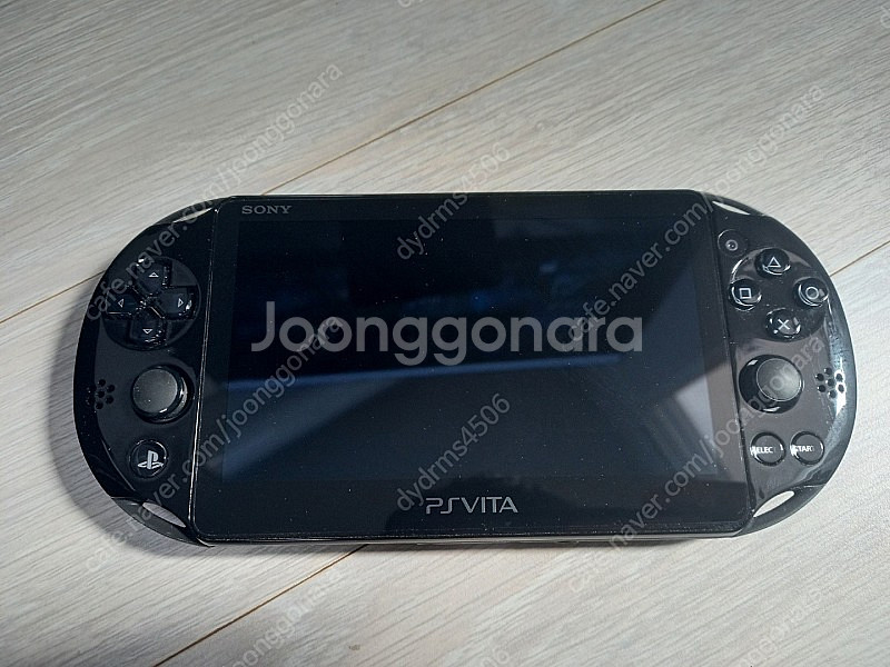 PS Vita 2세대(PCH-2005) + 게임 패키지 4개--5