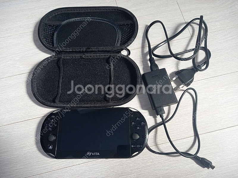 PS Vita 2세대(PCH-2005) + 게임 패키지 4개--6