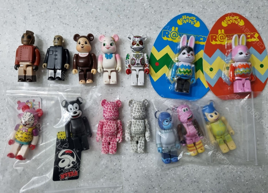 정품 베어브릭 100% 사이즈 다수 판매합니다 이미지