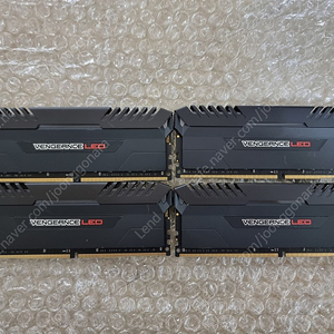 커세어 벤져스 DDR4 32GB(8X4) KIT 판매합니다.