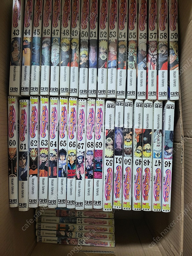 나루토 만화책 76권 판매합니다--2