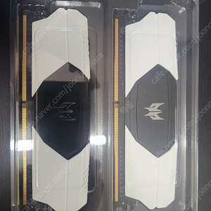 프레데터 ddr4 3600 cl18 8gbx2 튜닝 램 판매합니다.