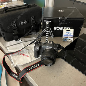 새상품급 캐논 EOS RP 카메라 + 렌즈 + UV필터 + 거치대 + 충전기 + 보관 가방 + 박스