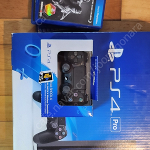 Ps4 pro,ssd,4tb외장하드,듀얼쇼크2개,충전기,타이틀8개 판매