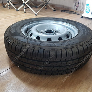 포터2 15" 195/70R15C 100/98R / 타이어+휠 / 1개 판매합니다.