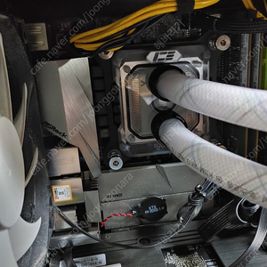 I5 10500 + asrock h470m-itx/ac 보드셋 팝니다.