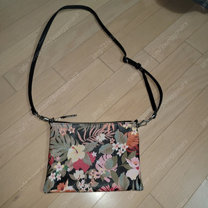 꽃무늬 가방 판매합니다