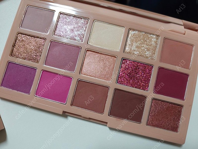 아이섀도우 팔레트 (한정, 단종, 미개봉, 개봉) 여러개 저렴히 판매합니다. 이미지