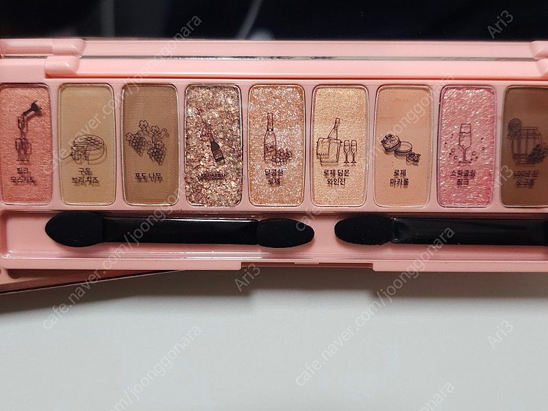 아이섀도우 팔레트 (한정, 단종, 미개봉, 개봉) 여러개 저렴히 판매합니다. 이미지