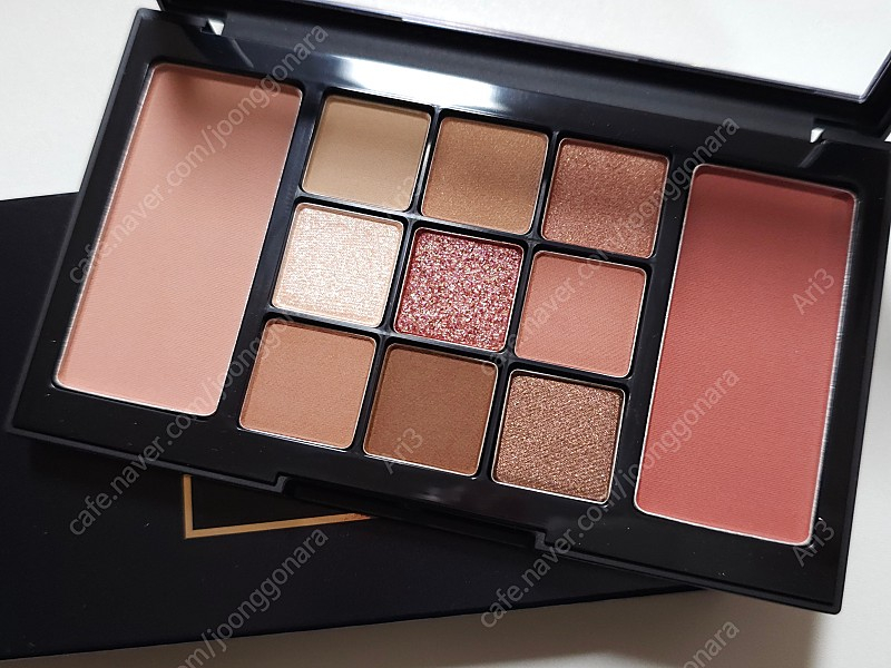 아이섀도우 팔레트 (한정, 단종, 미개봉, 개봉) 여러개 저렴히 판매합니다. 이미지