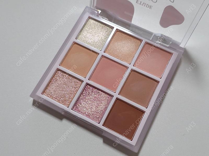 아이섀도우 팔레트 (한정, 단종, 미개봉, 개봉) 여러개 저렴히 판매합니다. 이미지