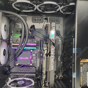 게이밍pc i7 11700k , 3080ti 고사양 컴퓨터 실사용 거의없음. 판매합니다.