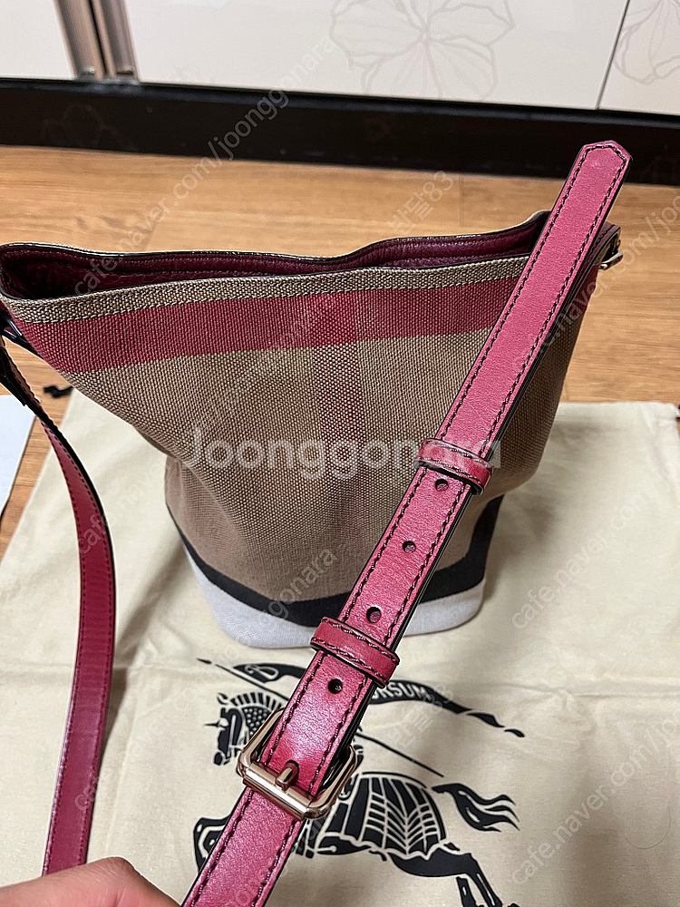 버버리 호보백 스몰--1