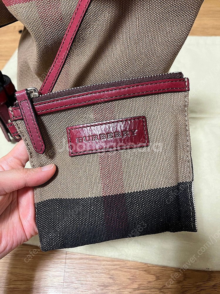 버버리 호보백 스몰--4