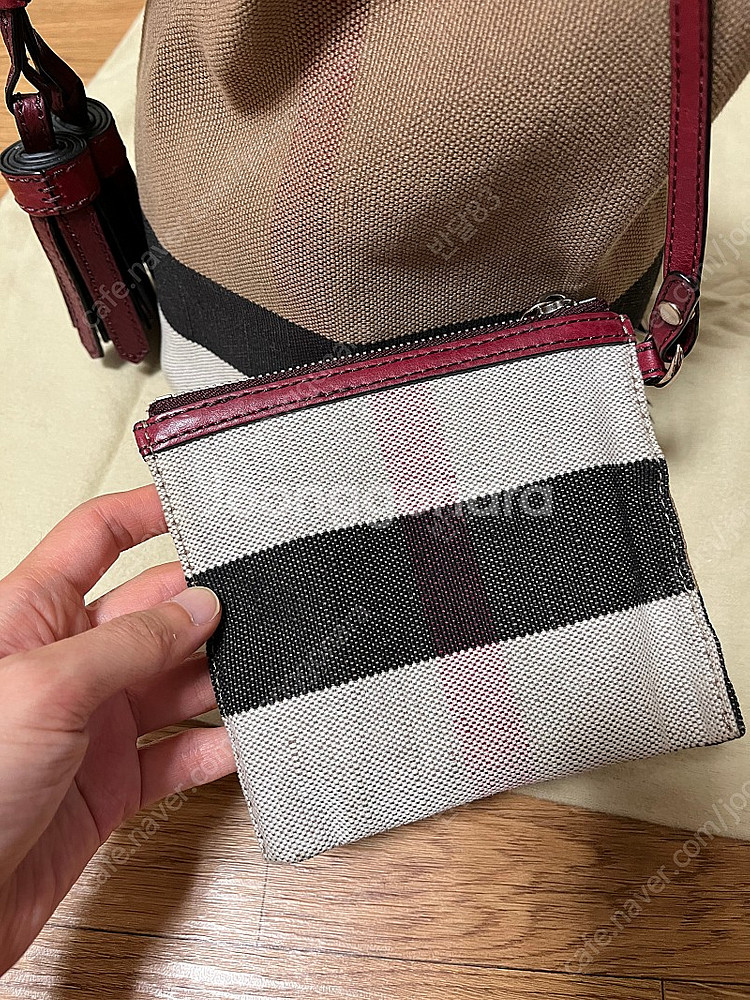 버버리 호보백 스몰--5