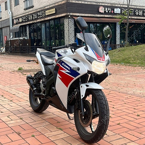 [판매] 혼다 CBR125 125cc 2014 년식 20000km 관리잘된 희귀차량 좋은금액에 판매합니다