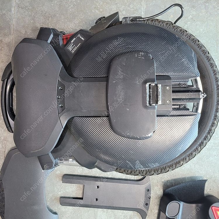 4개월된중고 인모션 V11 4.0 서스펜션 전동휠 판매합니다 2013 1월중순 수령--5