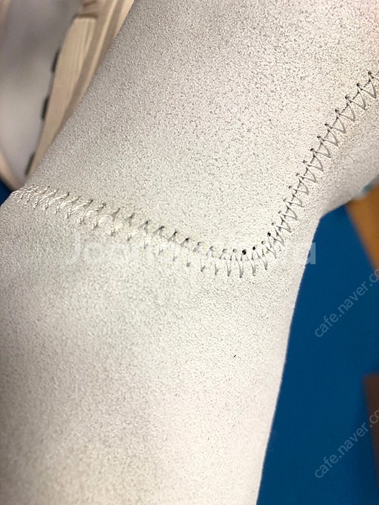 부테로 발렌시아가 스타일 스니커즈 팝니다.--6