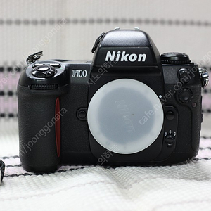 니콘 f100 필름 카메라 판매합니다.