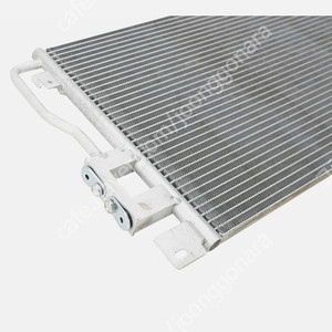 포드 이스케이프와 마쯔다 트리뷰트에 공통으로 사용가능한 에어컨 콘덴서 팝니다. 이미지