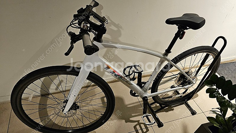 트렉 FX4 2022 M사이즈 신품급 판매합니다--0