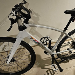 트렉 FX4 2022 M사이즈 신품급 판매합니다