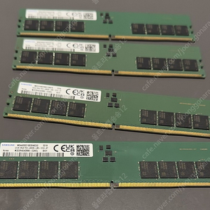 삼성 DDR5-4800 32GB 4개 총 128기가 판개당 9만 매합니다.