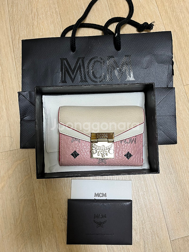 MCM지갑 팔아요--0
