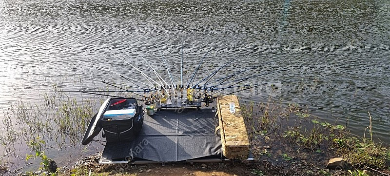 피싱트랜드접이식탄탄좌대1000*1000--0