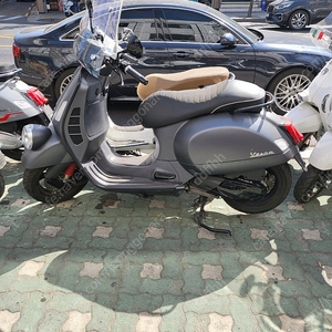 vespa gtv300 21년식 팔아요.