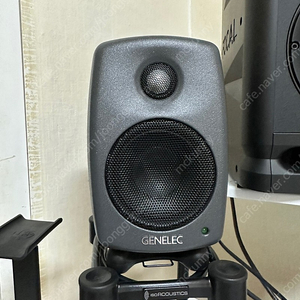 제네릭 GENELEC 8010A 팝니다. 스피커 스탠드